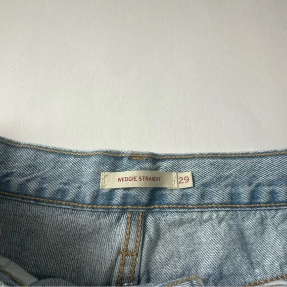 Levi’s Wedgie Straight Jeans - Picture 6 of 6